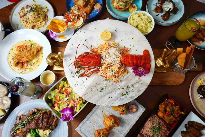 Lume Bistro & Lounge Pembroke Pines — Caribbean fusion lounge interior with ambient lighting